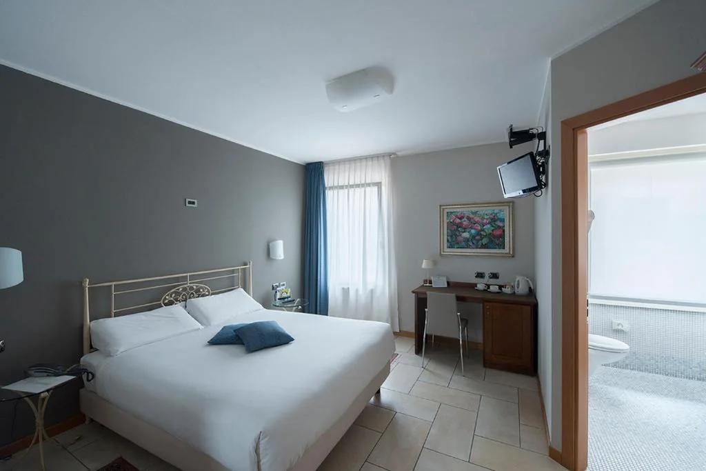 Double/Twin Room — Hotel Villa Colico