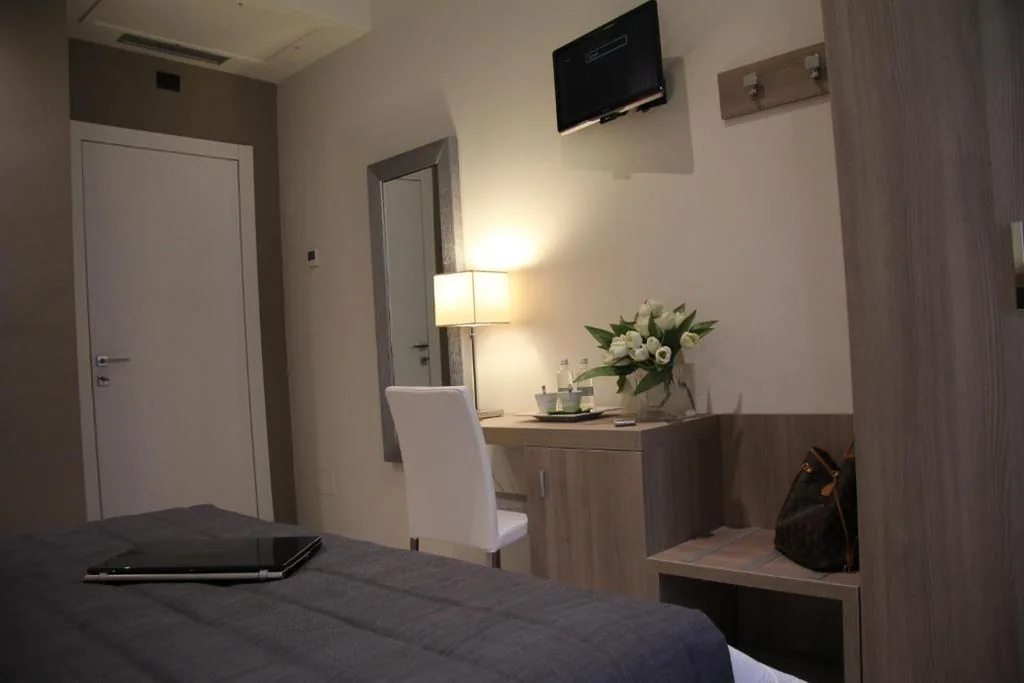 Double/Twin Room — Hotel Zara Milano