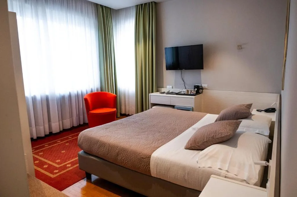 Double/Twin Room — Le Petit Du Lac
