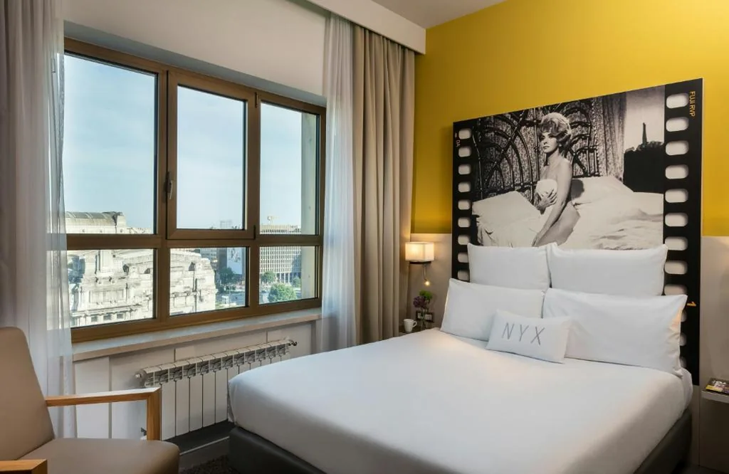 Camera Matrimoniale/Doppia con Letti Singoli — NYX Hotel Milan by Leonardo Hotels