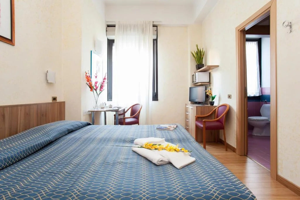 Camera Matrimoniale/Doppia con Letti Singoli — Residence Lepontina