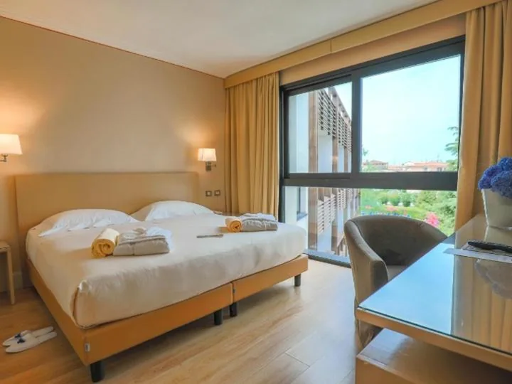 Economy Double Room with Spa Access — Hotel Acquaviva Del Garda