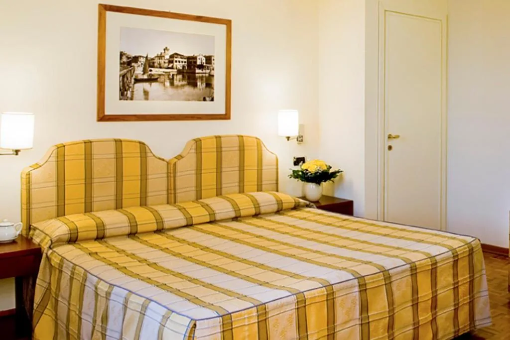 Economy Double Room with Spa Access — Hotel Sirmione Terme