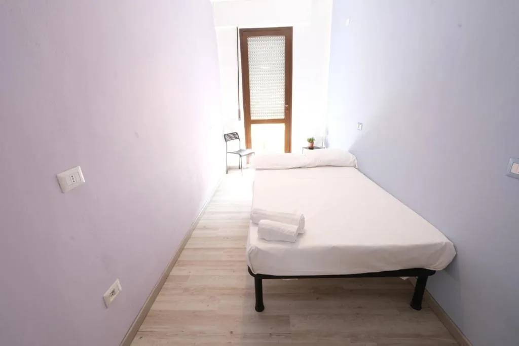 Economy Double Room with Shared Bathroom — Hostel 3