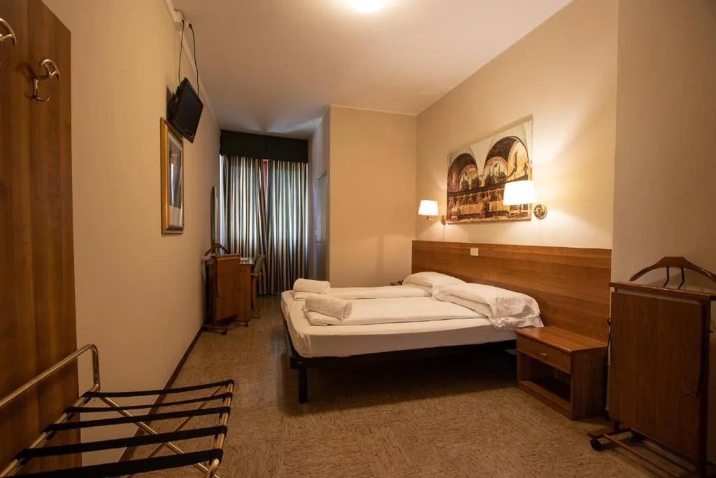 Economy Double Room — Hotel Corona