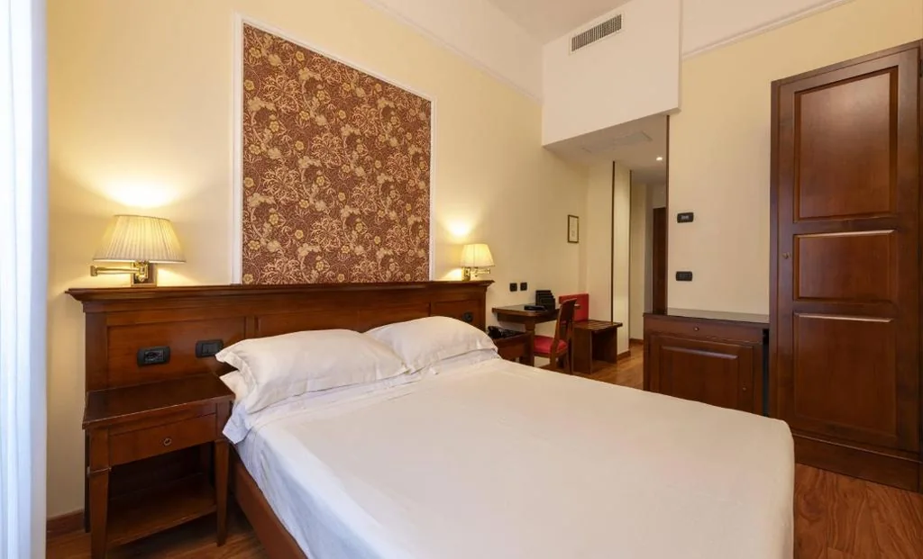 Economy Double Room — Lancaster Hotel