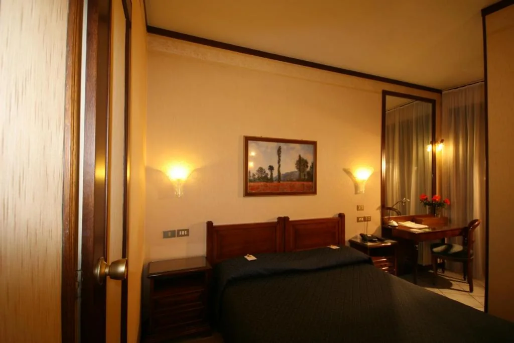 Small Economy Double Room — Hotel Italia City Center