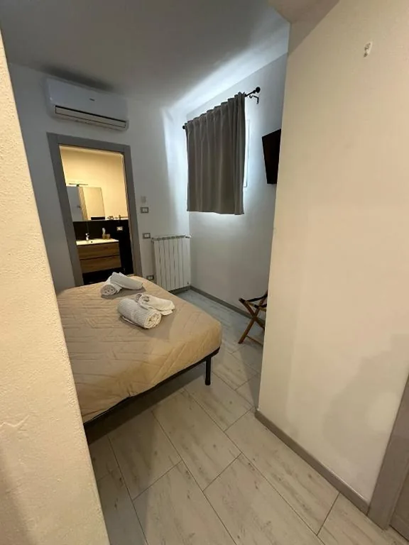 Double Room Economy — Sole e Luna