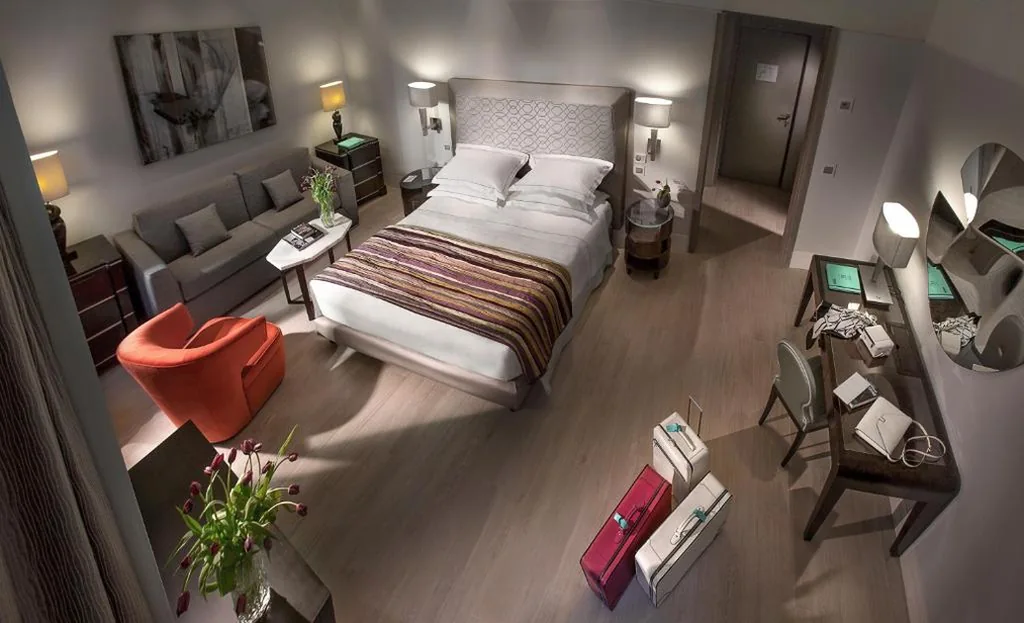 Executive Double Room with Turkish Bath and Whirlpool Tub — Hotel Cavour