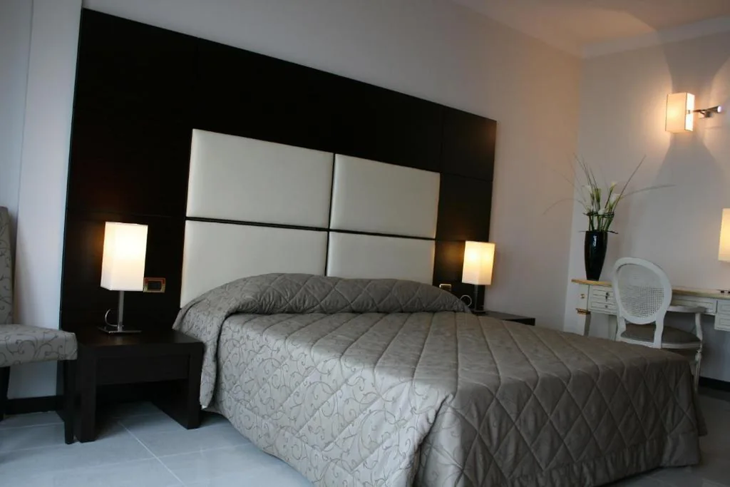Executive Double Room with Lake View — Hotel Estée