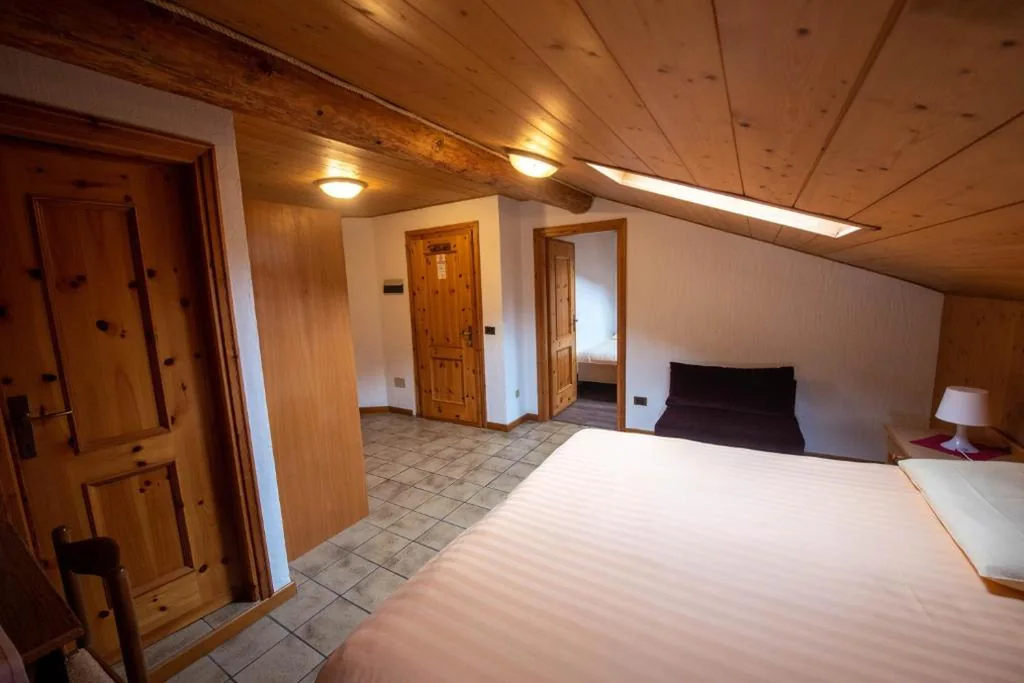 Family Double Room — Hotel Eira