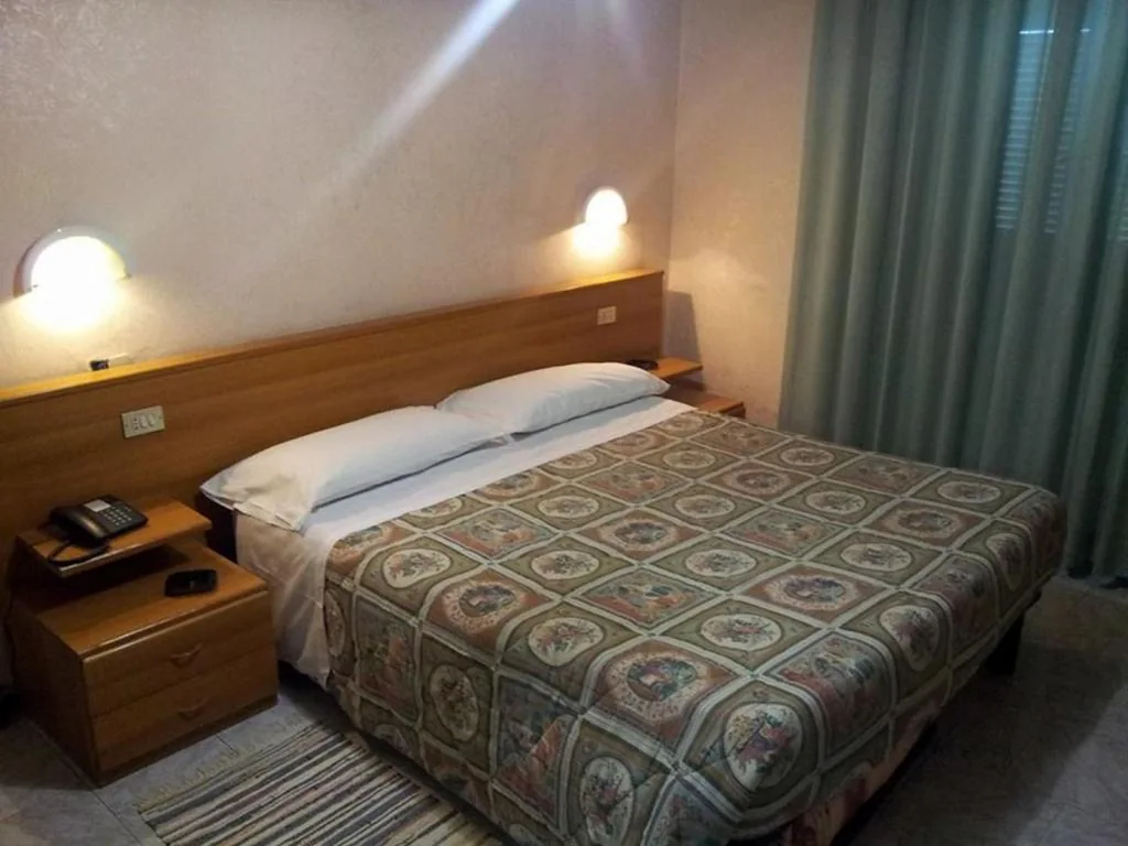 Double Room — Hotel Acapulco