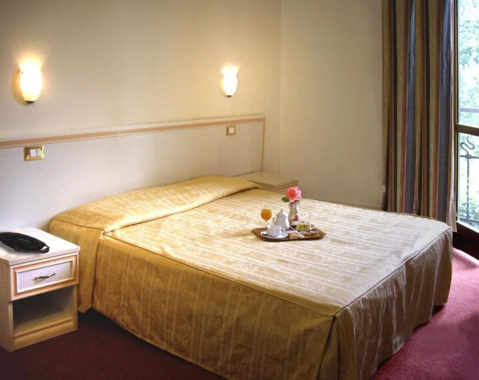 Camera Matrimoniale — Hotel Adler