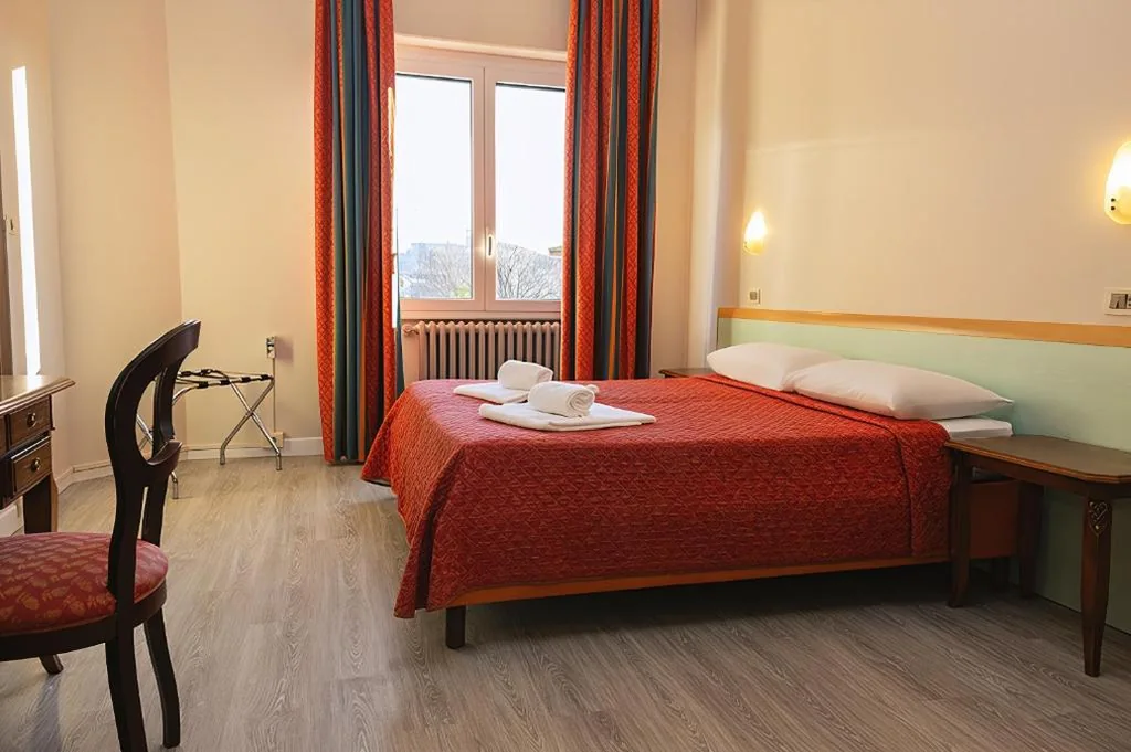 Camera Matrimoniale — Hotel Astoria