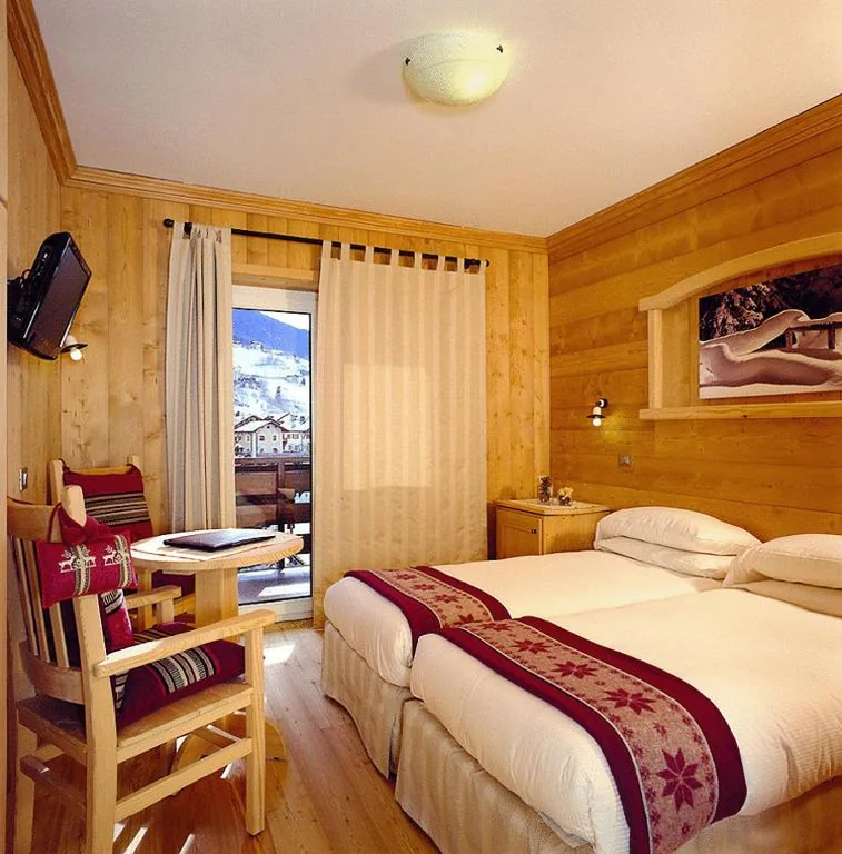 Camera Matrimoniale — Hotel Baita Dei Pini