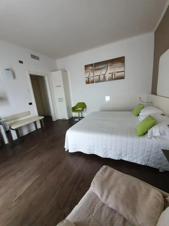 Double Room — Hotel Desenzano
