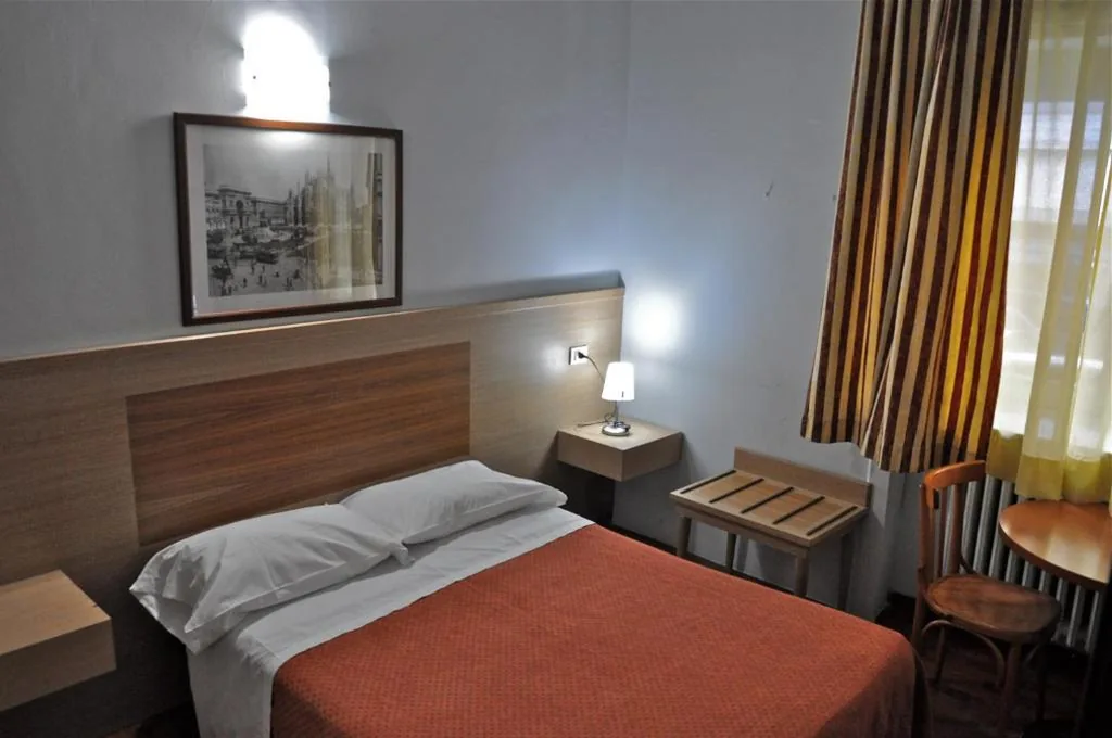 Double Room — Hotel Dover