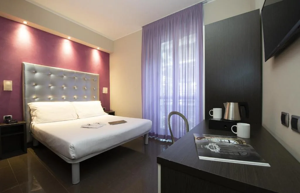 Double Room — Hotel Five