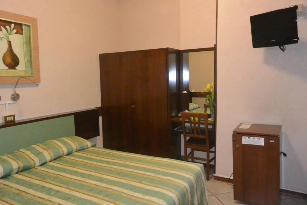 Double Room — Hotel Italia City Center
