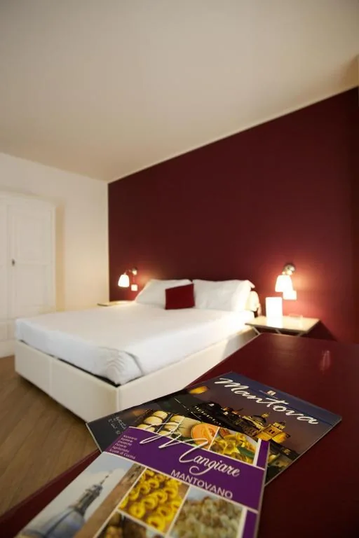 Camera Matrimoniale — Hotel Leon D’Oro