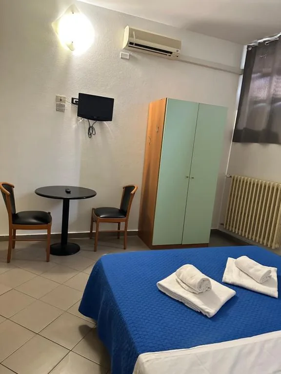 Double Room — Hotel Mercurio