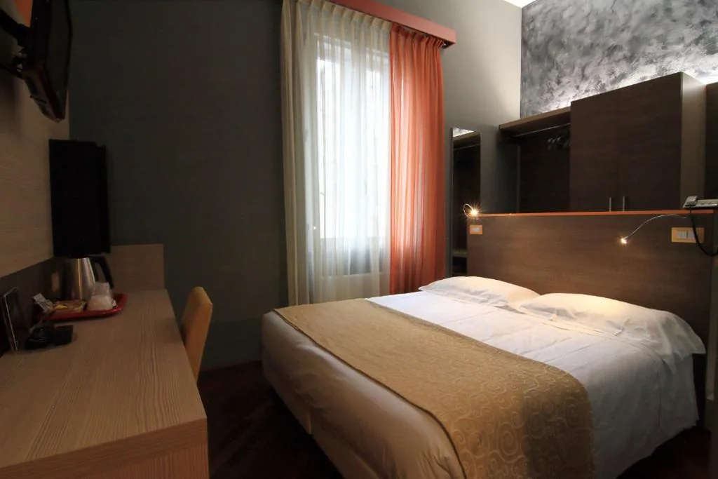 Camera Matrimoniale — Hotel Metrò