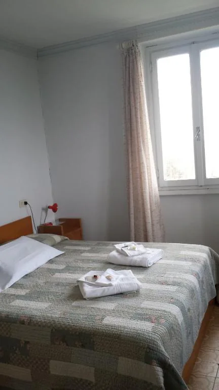 Double Room — Hotel Mirabeau