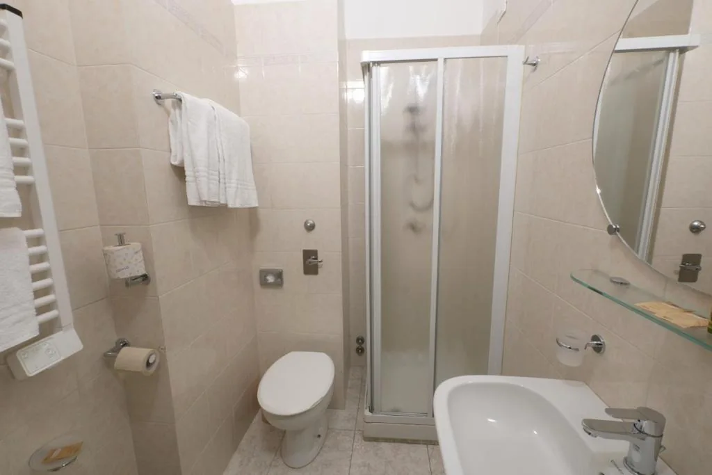 Camera Matrimoniale — Hotel Mistral