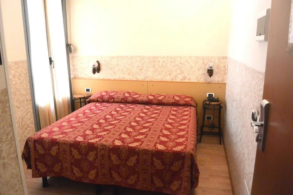 Camera Matrimoniale — Hotel Nettuno