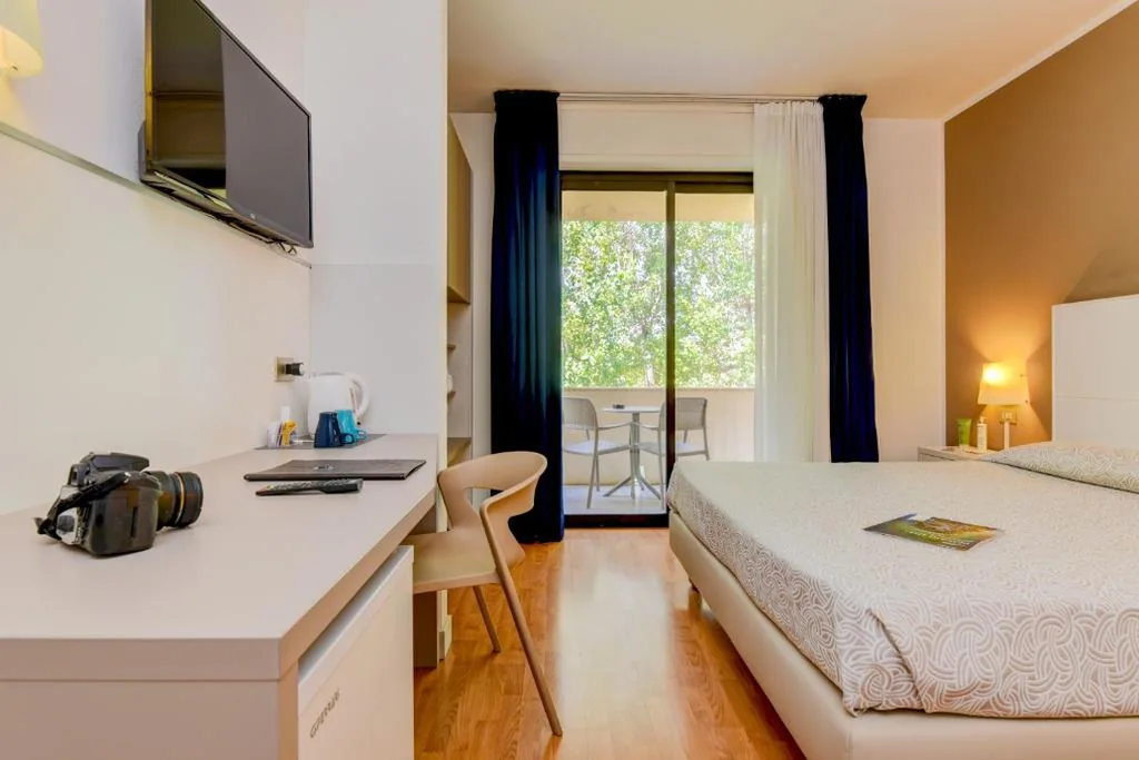 Double Room — Hotel Riel