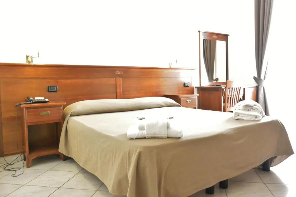 Camera Matrimoniale — Hotel Trentina