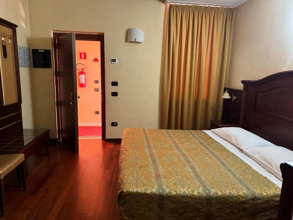 Camera Matrimoniale — Hotel Valganna
