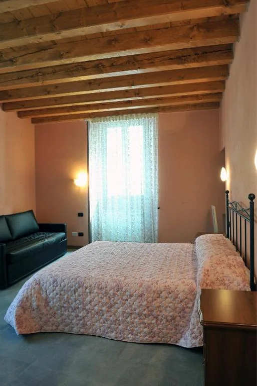 Double Room — Locanda Sant’Antonio de foris