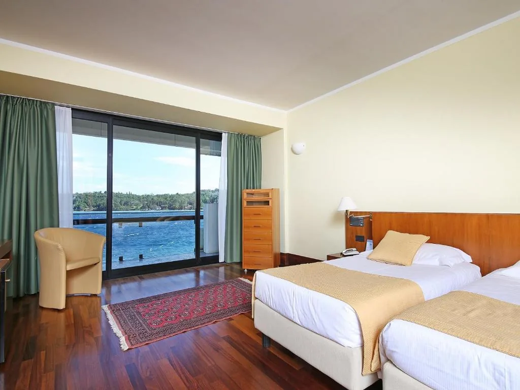Camera Matrimoniale Prestige con Balcone e Vista Lago — Hotel Salò du Parc