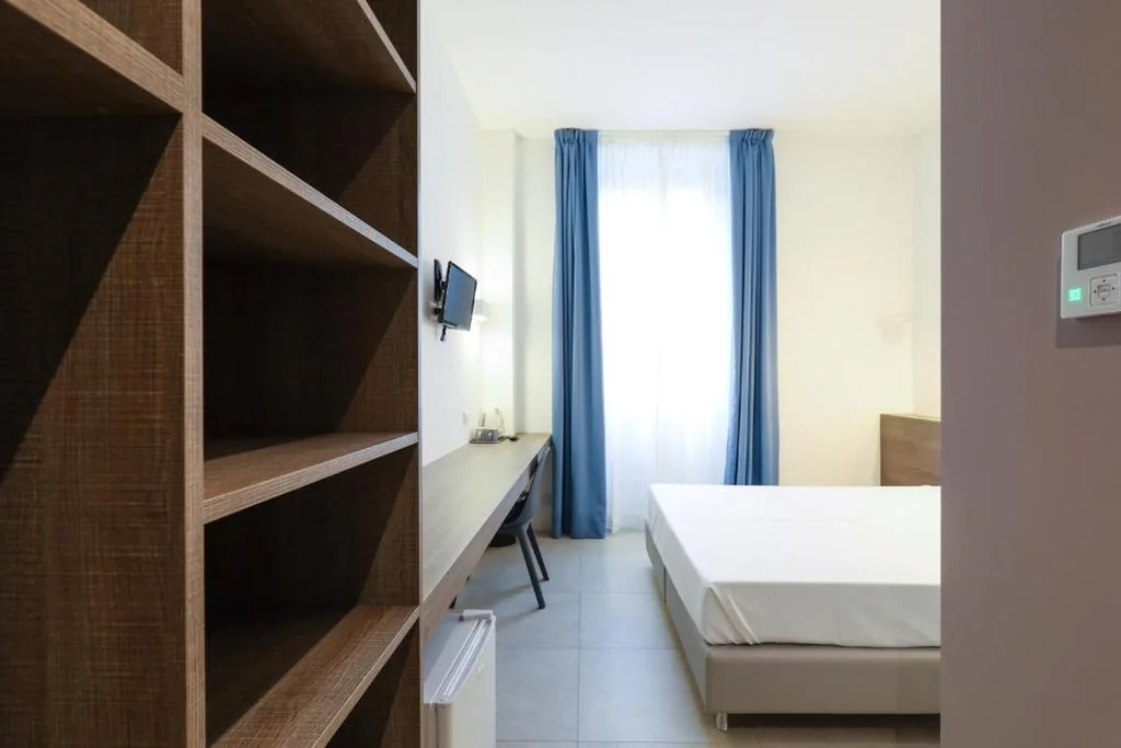 Standard Double Room — bellaMI