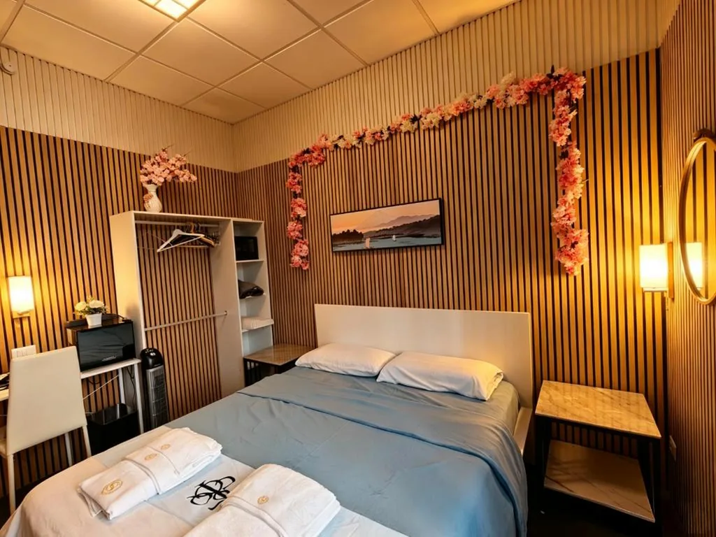 Standard Double Room with Shared Bathroom — BED & BREAKFAST SAKURA