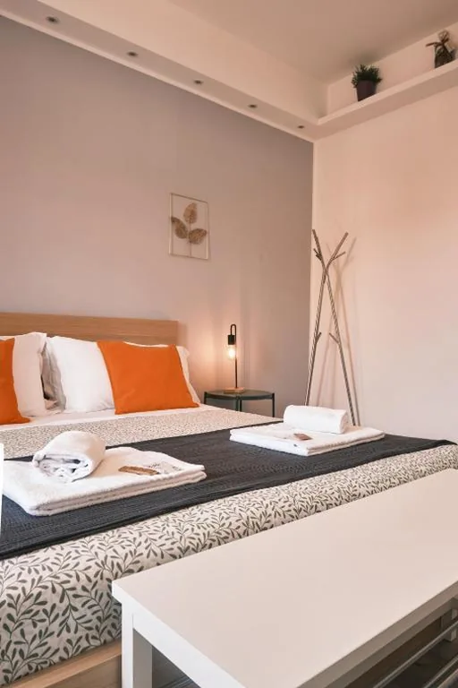 Standard Double Room with Shared Bathroom — Milano 71 Home