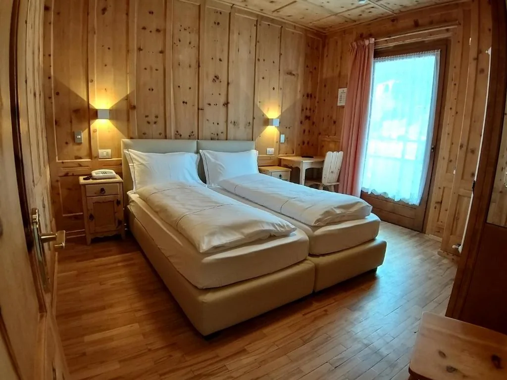 Standard Double Room with Balcony — Hotel Bernina