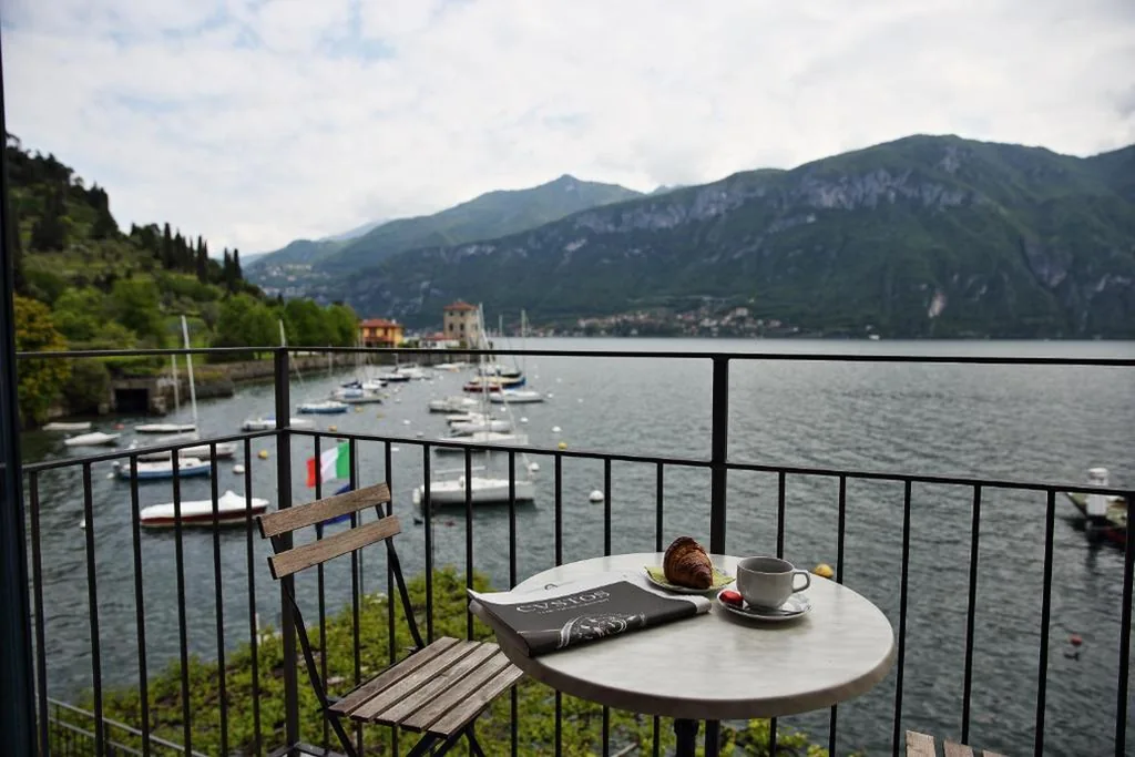 Standard Double Room with Lake View — Locanda La Pergola