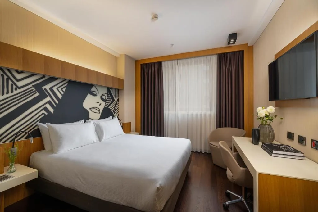 Camera Matrimoniale Standard — Crowne Plaza Milan City by IHG