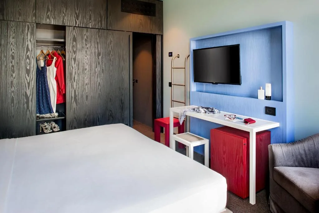 Standard Double Room — Glam Milano