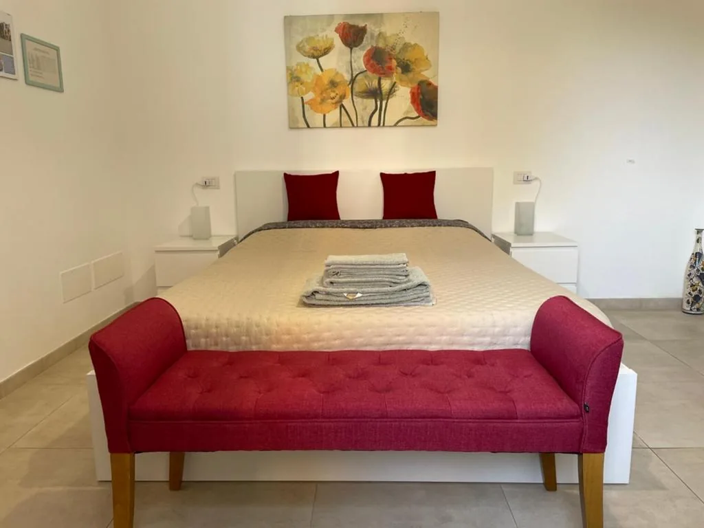 Standard Double Room — Green Stay Bergamo