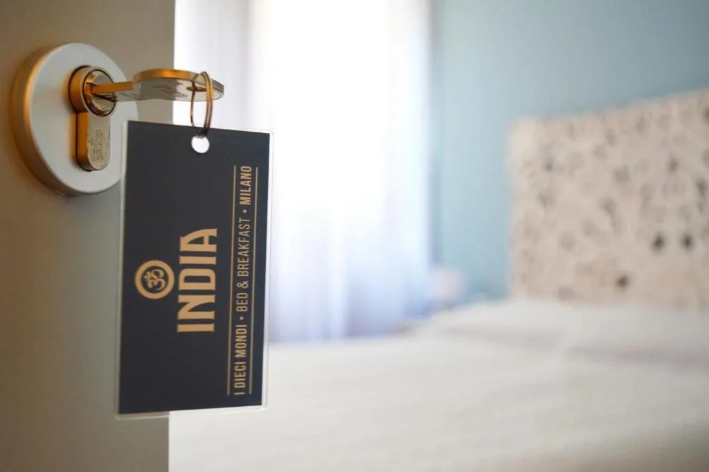 Standard Double Room — Hostmate – Milano – Vespri Siciliani