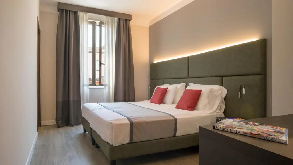 Standard Double Room — Hotel Benaco