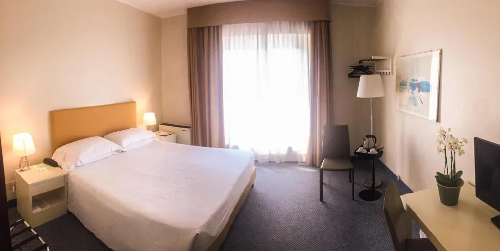 Standard Double Room — Hotel Blaise & Francis