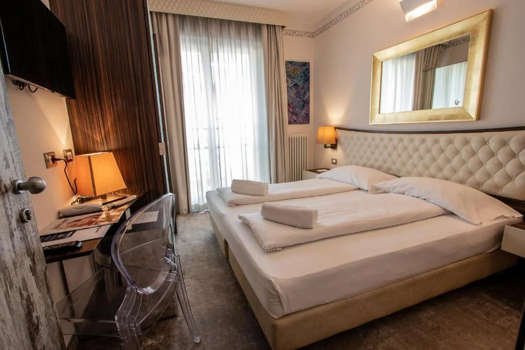 Standard Double Room — Hotel Corona