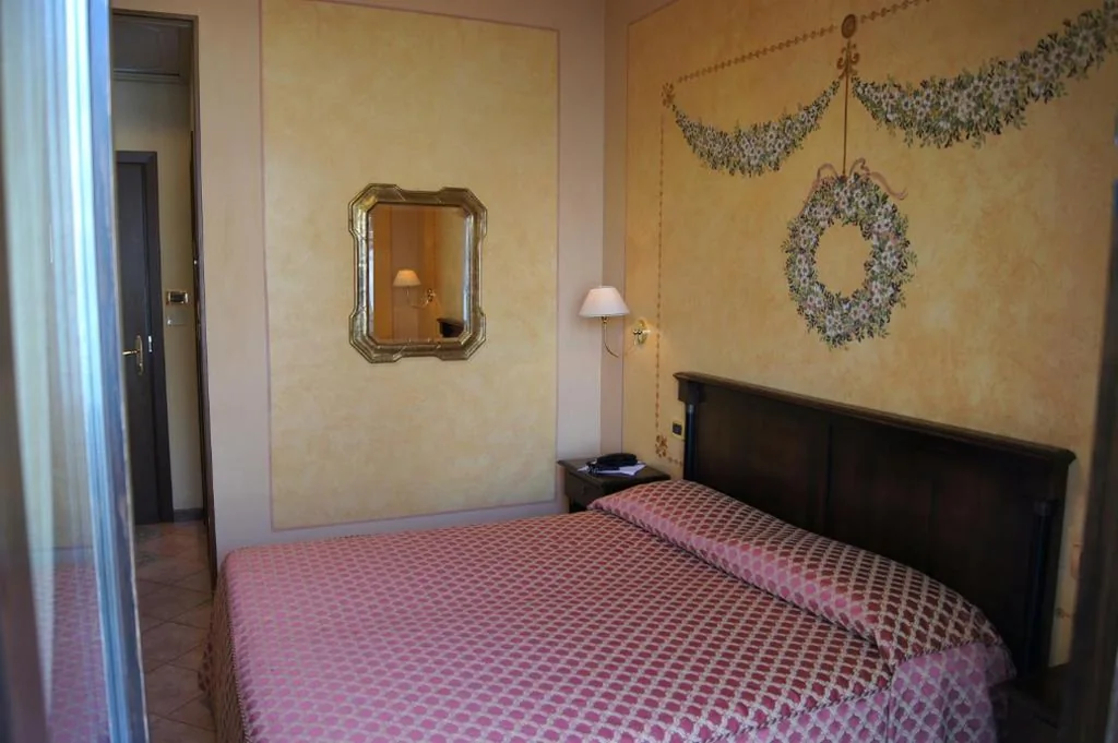 Standard Double Room — Hotel Lugana Parco Al Lago