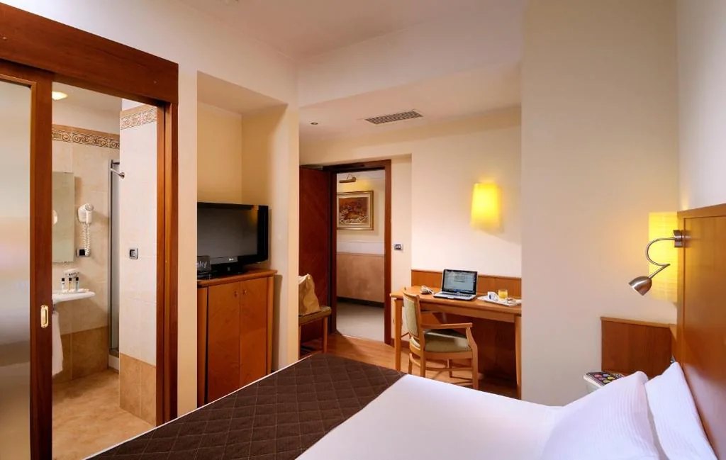 Standard Double Room — Hotel Master