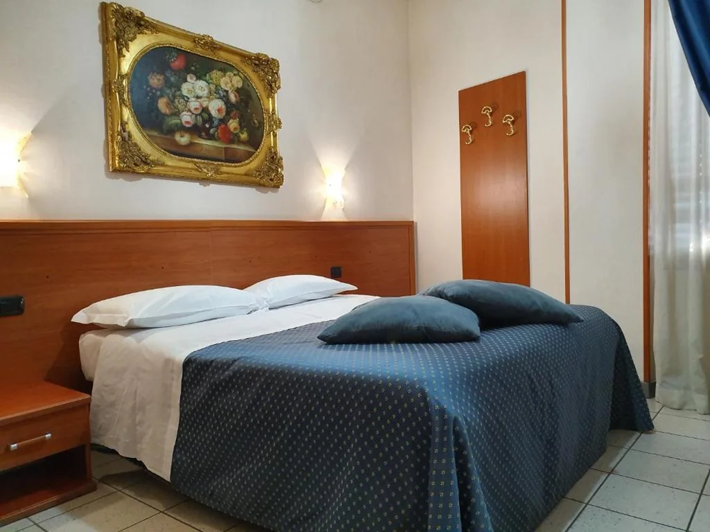Standard Double Room — Hotel San Giorgio