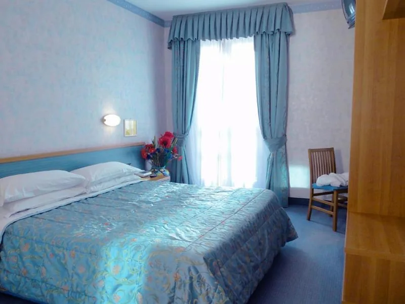 Camera Matrimoniale Standard — Hotel Sole – Limone